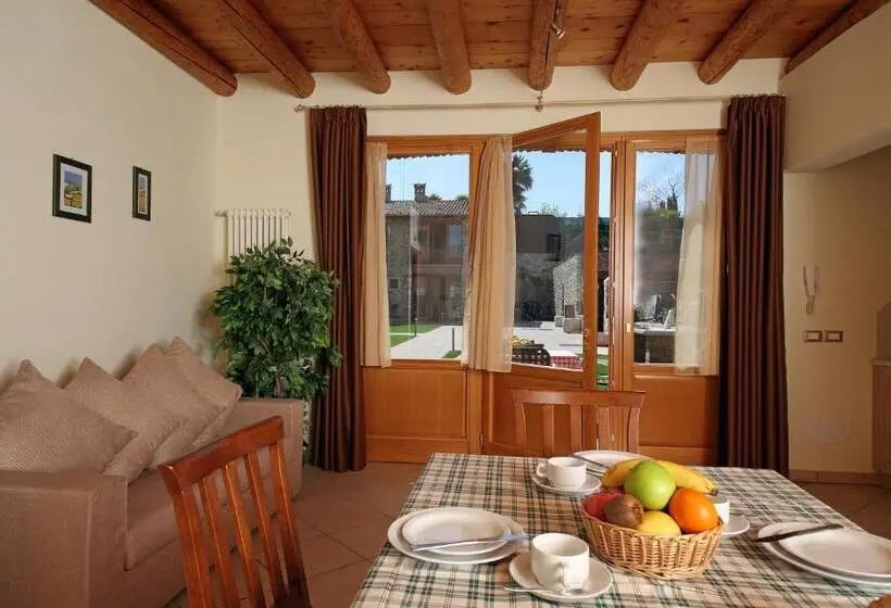 آپارتمان 2 خوابه با تراس, Residence Borgo Mondragon