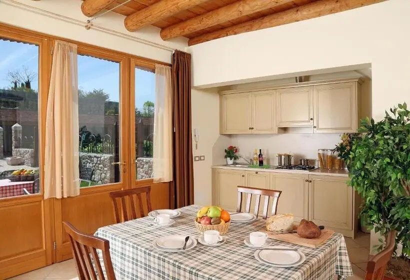 آپارتمان 2 خوابه با تراس, Residence Borgo Mondragon