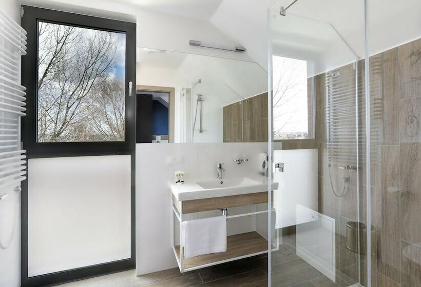 スタンダードルーム, Skipper