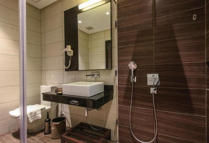 اتاق استاندارد با تخت بزرگ, Two Seasons Coron Bayside