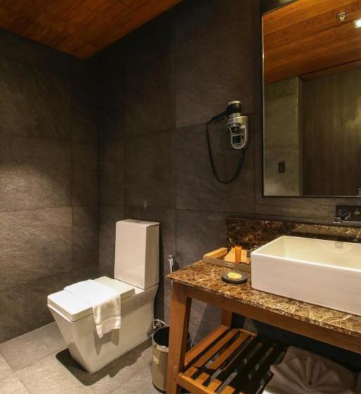 اتاق دلوکس با تخت کینگ و چشم‌انداز, Two Seasons Coron Bayside