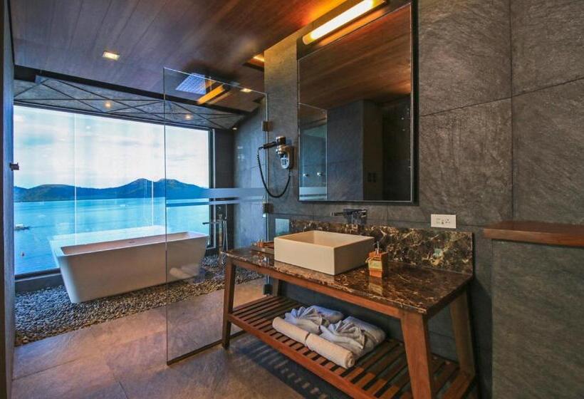 Люкс, Two Seasons Coron Bayside