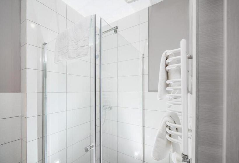 اتاق استاندارد با چشمانداز شهر, Jam Hotel Hnatyuka