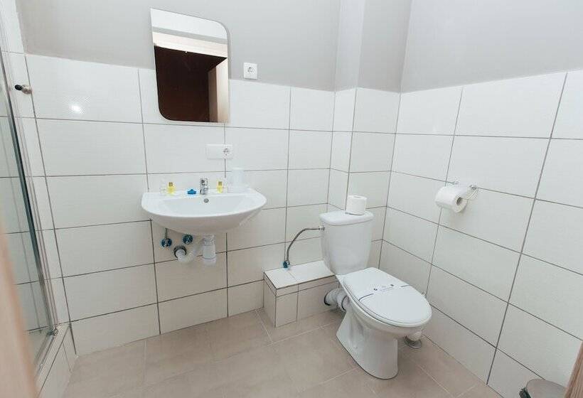 اتاق استاندارد با بالکن, Jam Hotel Hnatyuka