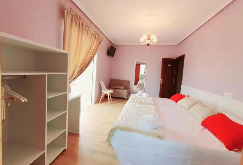 オーシャンビューデラックスルームバルコニー付き, Hostal Cachiño
