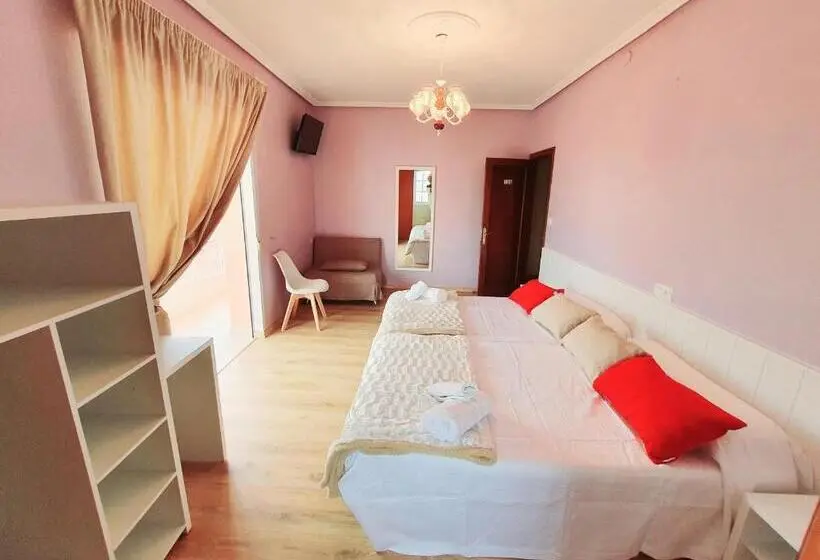 オーシャンビューデラックスルームバルコニー付き, Hostal Cachiño