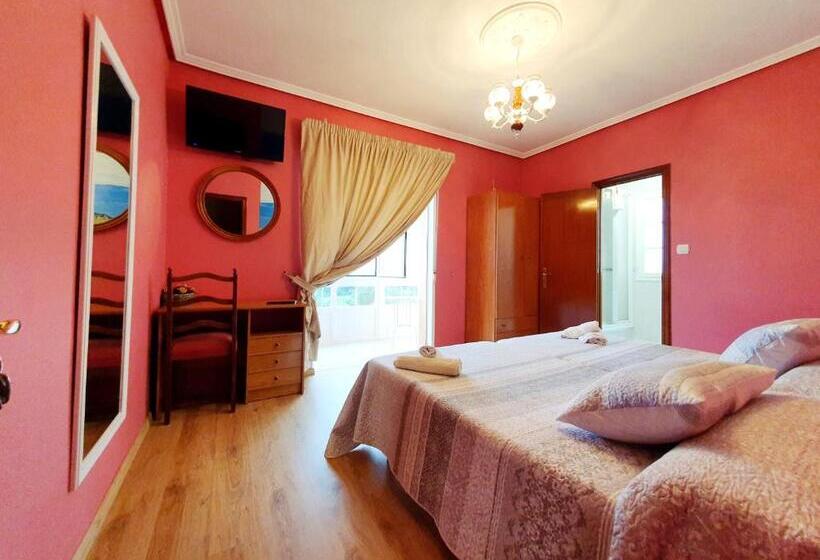Quarto Deluxe Vista Mar com Sacada, Hostal Cachiño
