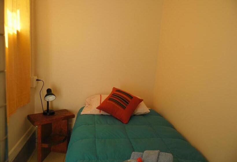 싱글 기본 룸 공용 욕실, Hostal Mamatierra