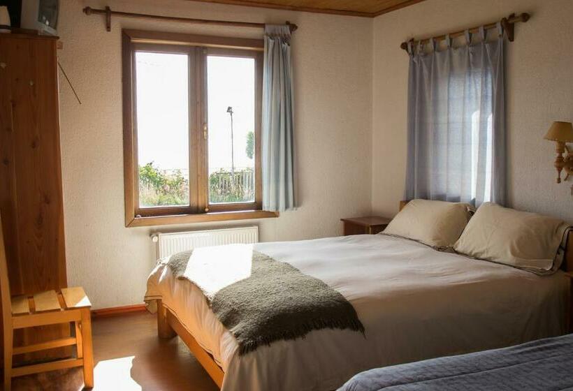 Triple Room Sea View, Hostal Mundo Nuevo