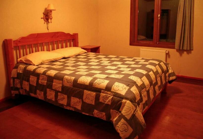 Triple Room Sea View, Hostal Mundo Nuevo