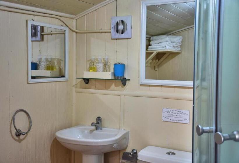 חדר סטנדרט לשלושה, Hostal Triwe