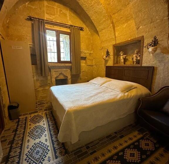 اتاق استاندارد, Aurora Cave