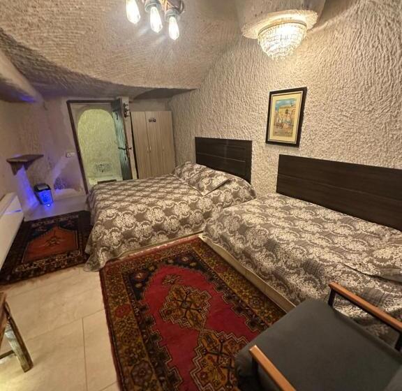 Suite, Aurora Cave
