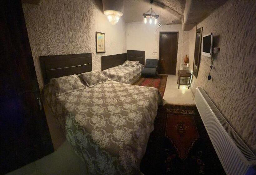 سوییت, Aurora Cave