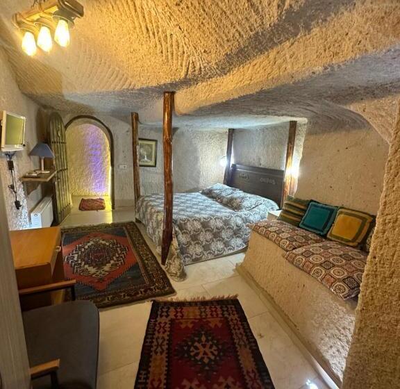 اتاق لوکس, Aurora Cave