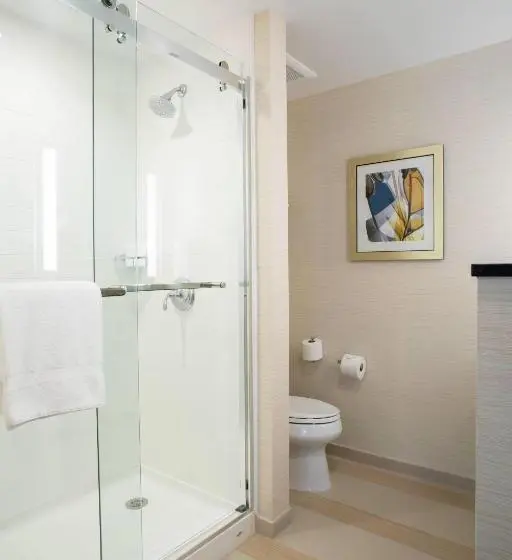 キングサイズベッドのスイートルーム, Fairfield Inn & Suites By Marriott New York Queens/fresh Meadows