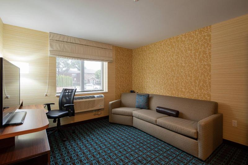 Люкс Кровать Кинг, Fairfield Inn & Suites By Marriott New York Queens/fresh Meadows