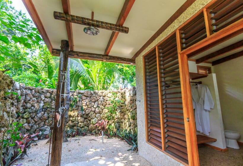 فيلا غرفة نوم واحدة مطلّة علي البحر, Savasi Island Resort