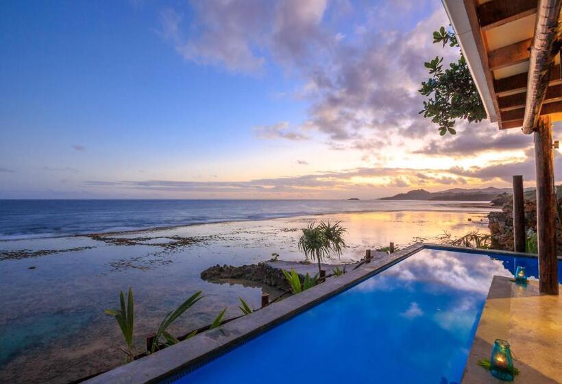 فيلا غرفة نوم واحدة مطلّة علي البحر, Savasi Island Resort