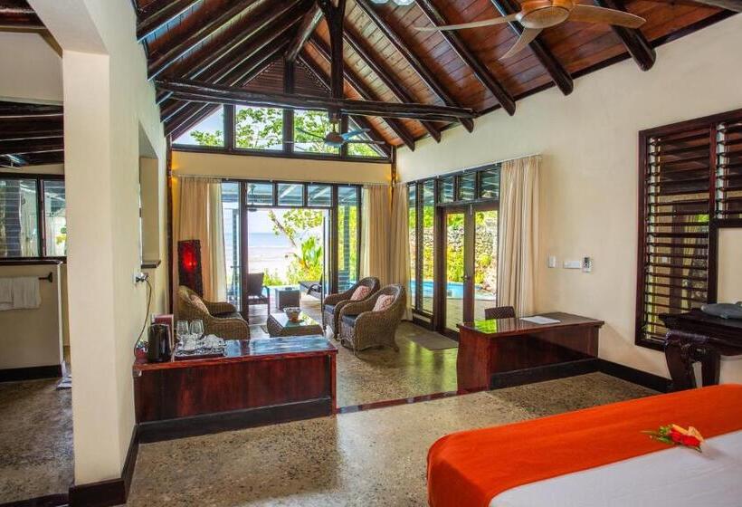 فيلا غرفة نوم واحدة مطلّة علي البحر, Savasi Island Resort