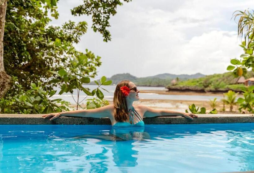 فيلا غرفة نوم واحدة مطلّة علي البحر, Savasi Island Resort