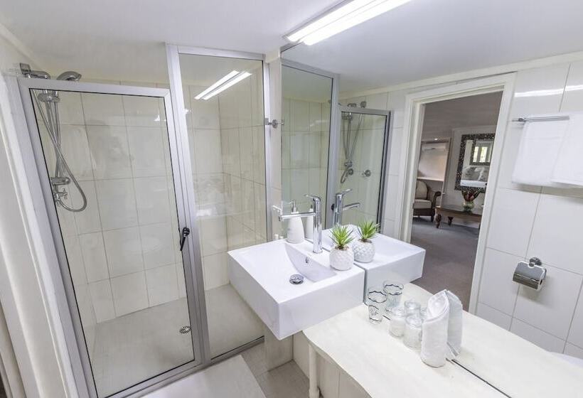 غرفة دور أخير, Savasi Island Resort