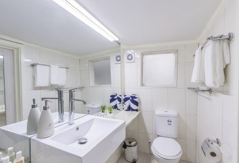 غرفة دور أخير, Savasi Island Resort