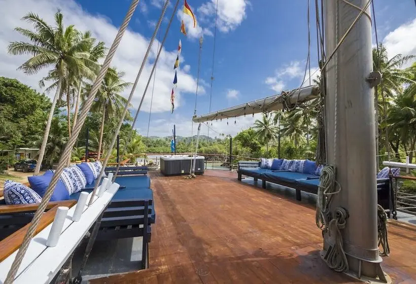 اتاق استاندارد, Savasi Island Resort