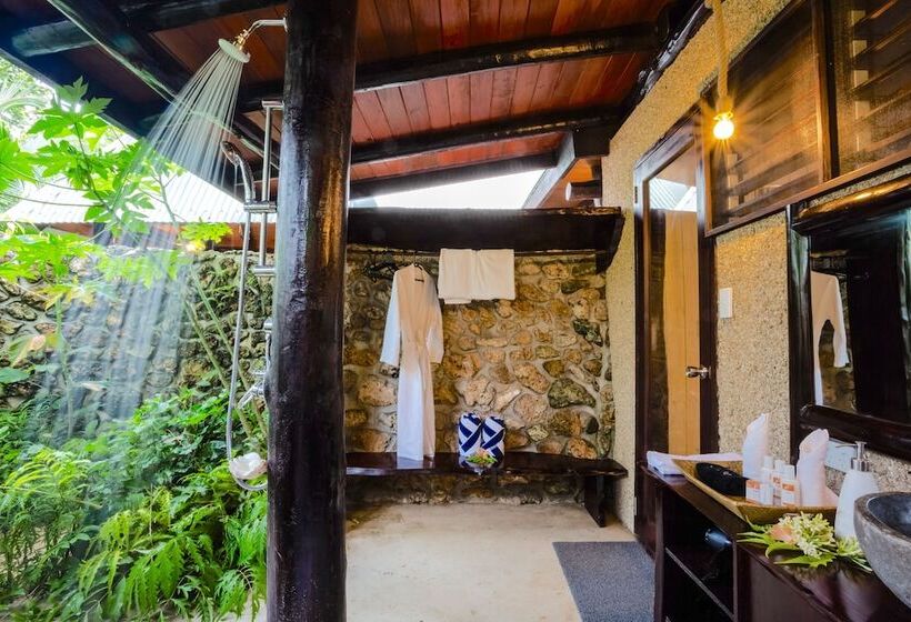 فيلا غرفة نوم واحدة مطلّة علي البحر, Savasi Island Resort