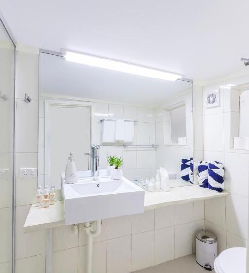 غرفة دور أخير, Savasi Island Resort