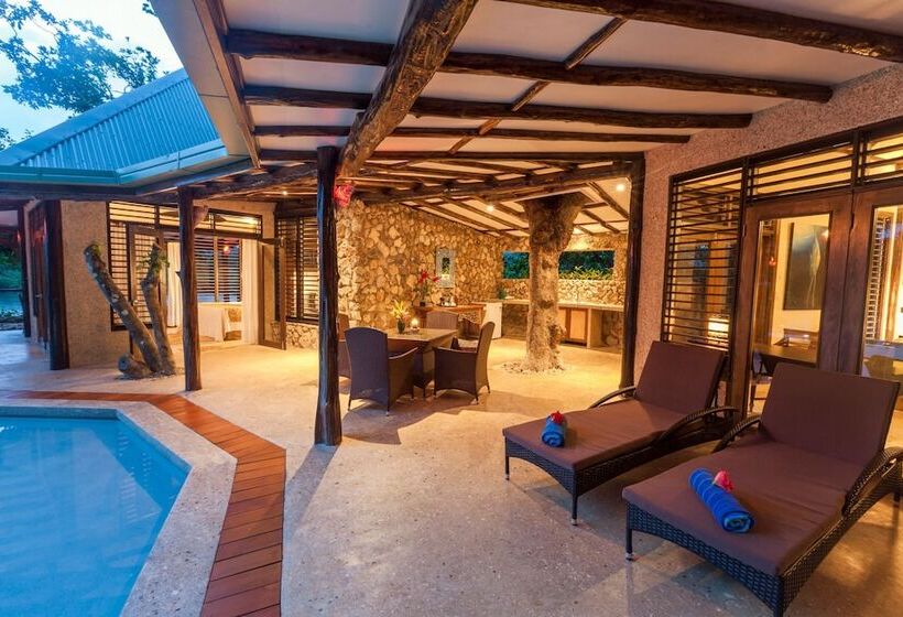 فيلا غرفة نوم واحدة مطلّة علي البحر, Savasi Island Resort