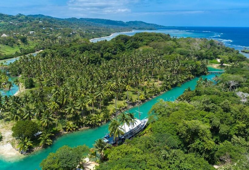 غرفة دور أخير, Savasi Island Resort