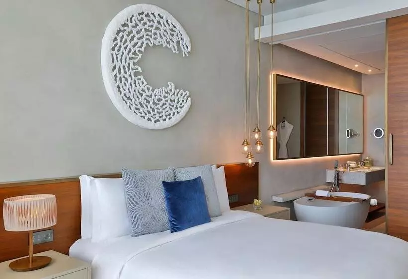 Perhehuone näköaloilla, The St. Regis Downtown, Dubai