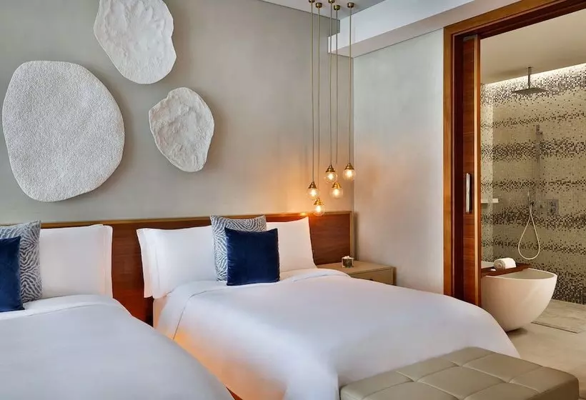 Perhehuone näköaloilla, The St. Regis Downtown, Dubai