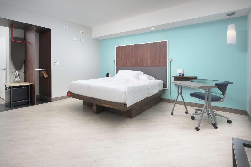 스탠다드 룸 킹사이즈 침대, Tru By Hilton Mcdonough