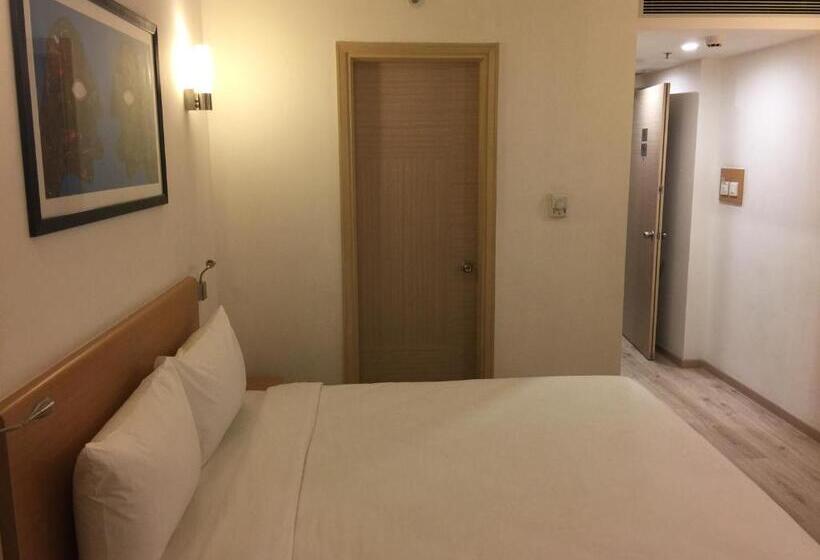 Pokój klasy Biznes, Red Fox By Lemon Tree Hotels, Sector 60, Gurugram