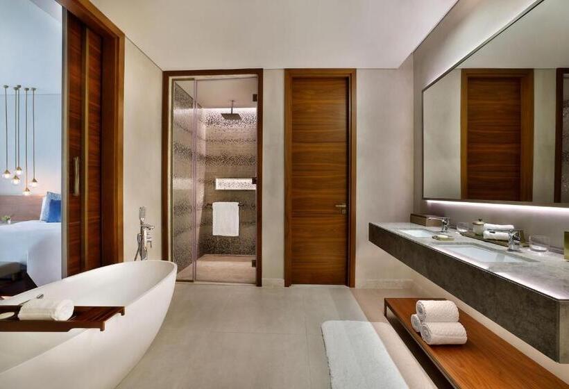 带大床的高级房间, The St. Regis Downtown, Dubai