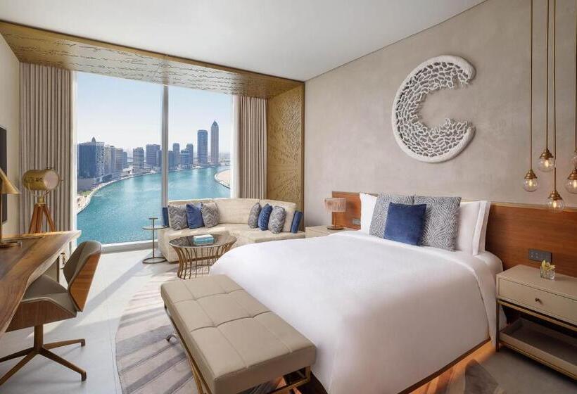带观景和大床的豪华房间, The St. Regis Downtown, Dubai