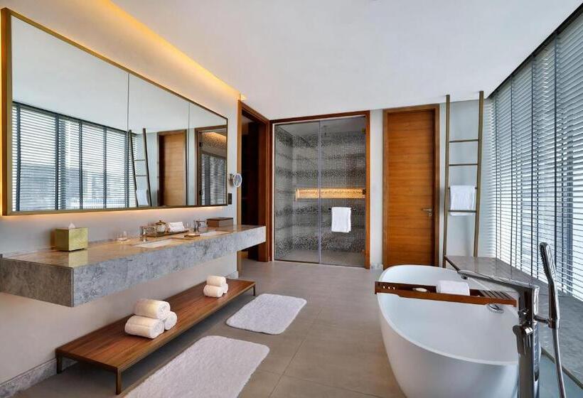 带大床的套房, The St. Regis Downtown, Dubai