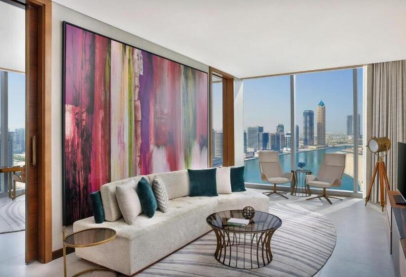 带大床的套房, The St. Regis Downtown, Dubai