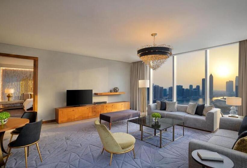 带大床的套房, The St. Regis Downtown, Dubai