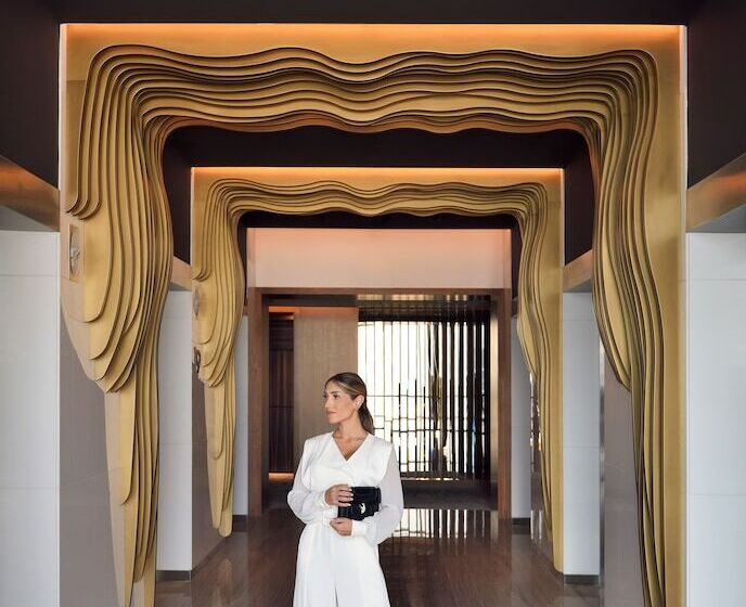 带观景的高级间, The St. Regis Downtown, Dubai