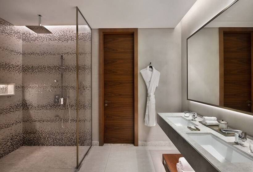 两卧家庭套房, The St. Regis Downtown, Dubai