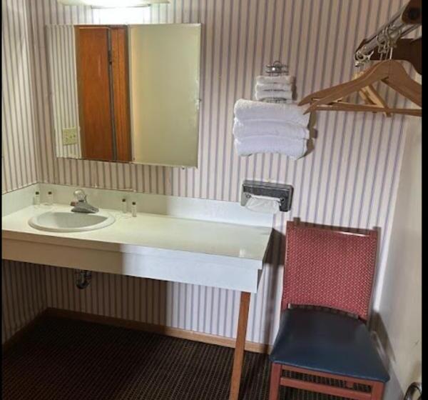 חדר סטנדרט שתי מיטות זוגיות, Love Hotels Western Holiday At Harlan Lake Ne