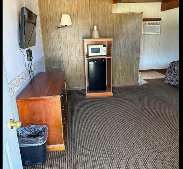 חדר סטנדרט שתי מיטות זוגיות, Love Hotels Western Holiday At Harlan Lake Ne