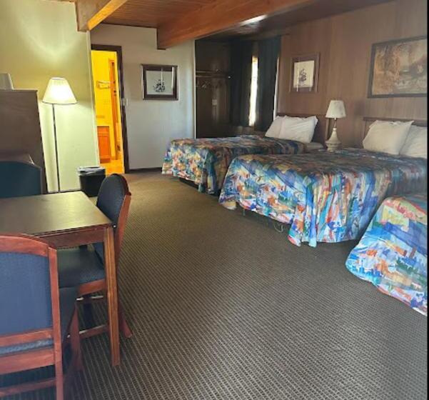 חדר סטנדרט עם מיטת קווין, Love Hotels Western Holiday At Harlan Lake Ne