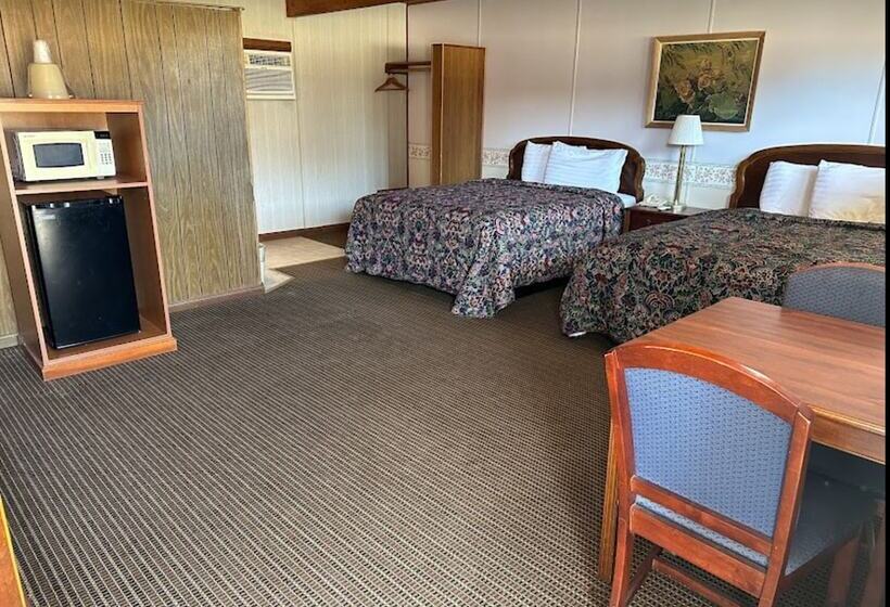 חדר סטנדרט שתי מיטות זוגיות, Love Hotels Western Holiday At Harlan Lake Ne
