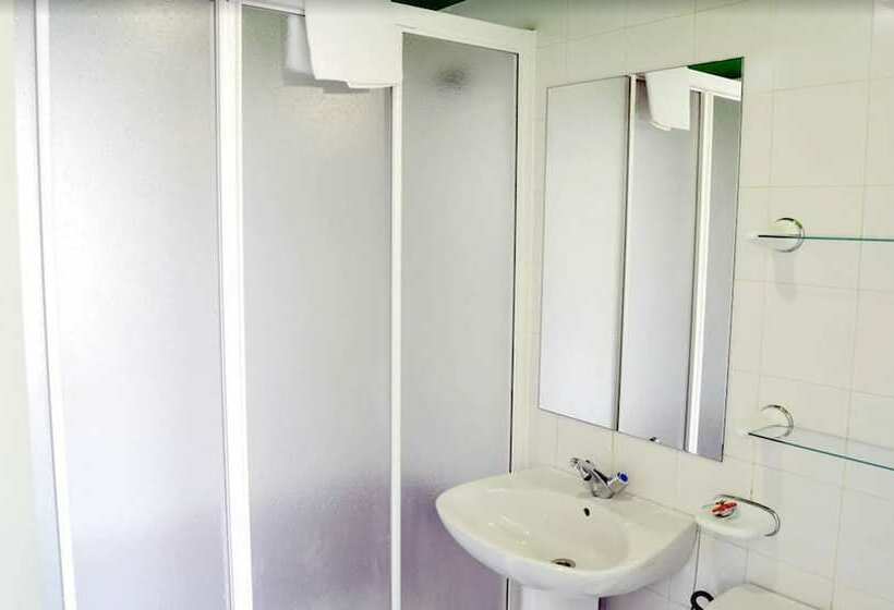 تختخواب در اتاق مشترک, Motion Chueca Hostel