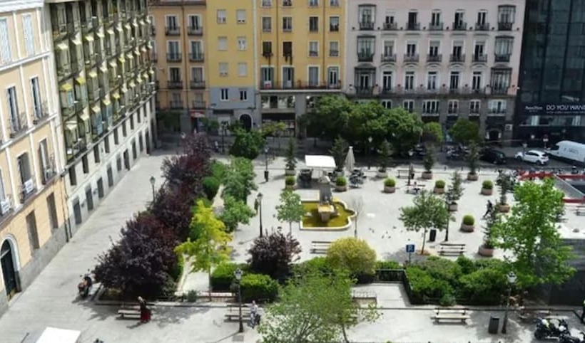 اتاق استاندارد, Motion Chueca Hostel