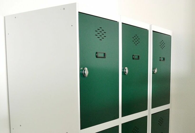 تختخواب در اتاق مشترک, Motion Chueca Hostel